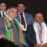 अगरतला के एमबीबी हवाई अड्डे पर सीईसी राजीव कुमार के नेतृत्व में ईसीआई की टीम।