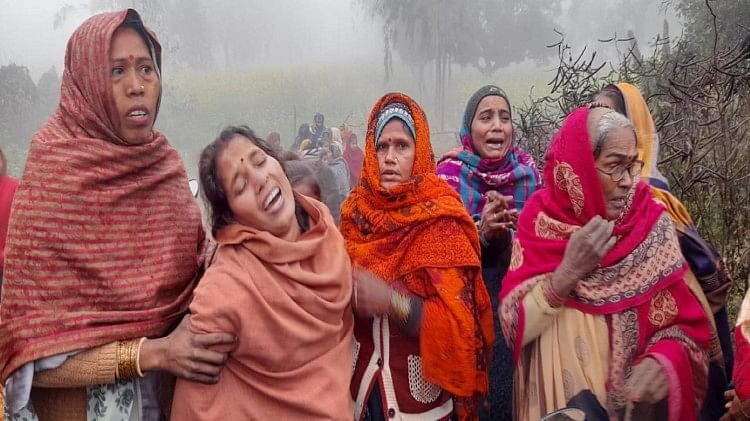 जीवन भर का दर्द: चाय पीते हुए ऐसे आई छह लोगों की मौत, देखकर हो गया हर कोई हैरान, घर कहा था- जल्द लौट आऊंगा विलाप करते परिजन
