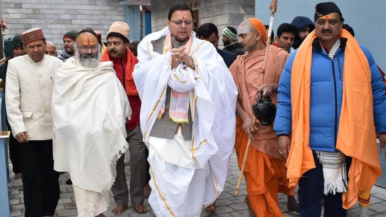Joshimath Crisis CM Pushkar Singh Dhami arrived to take stock of situation in Joshimath read more updates