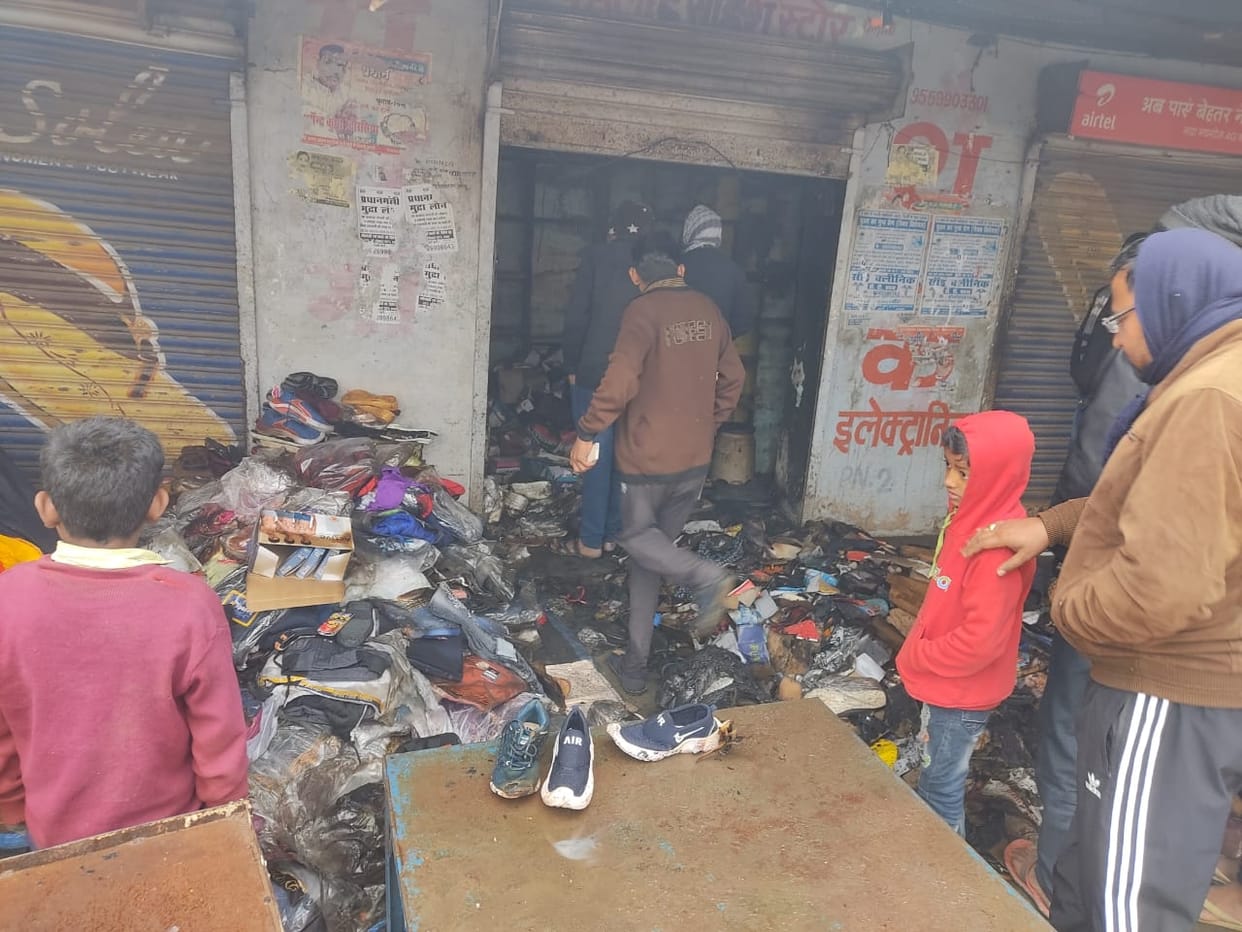Banda: Fire broke out in general store due to short circuit