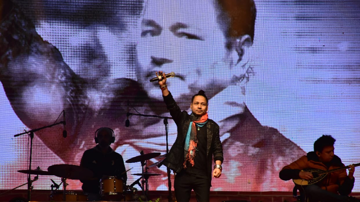 Sufi singers Kailash Kher and Aman Trikha performed at Bollywood Night of Gorakhpur Festival