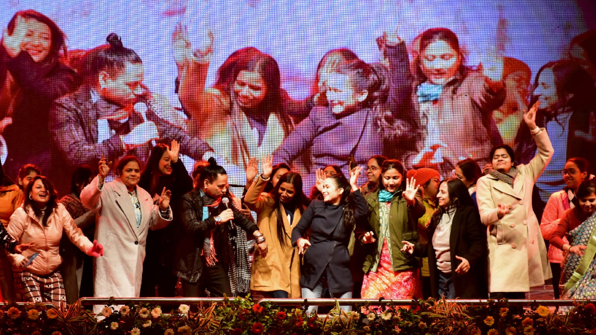 Sufi singers Kailash Kher and Aman Trikha performed at Bollywood Night of Gorakhpur Festival