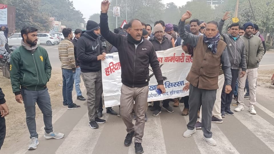 Complaint given to police regarding matter of taking bribe in Sirsa Nagar parishad