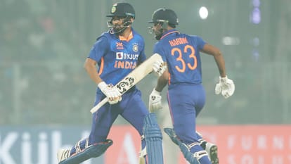 IND vs SL 3rd ODI: Rahul Dravid leaves Team India, flies to Bengaluru for health check up