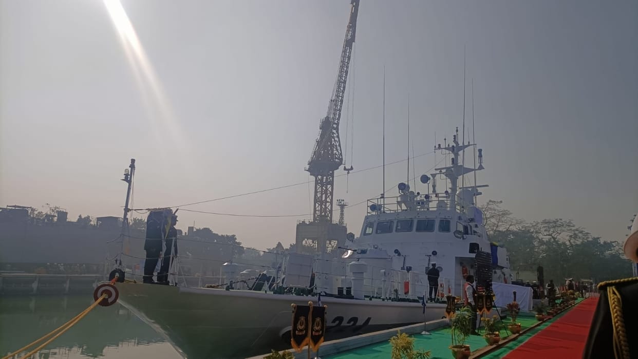 Fast Patrol Vessel Kamla Devi inducted in Indian Coast Guard Make in India Design and Production news in hindi