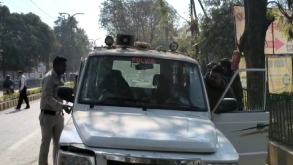 Fire broke out in the vehicle of a policeman going to duty in CM Baghels program