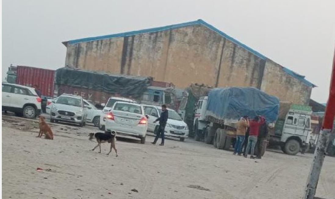 CBI raid in FCI godown in jaunpur in case of illegal recovery in rice supply