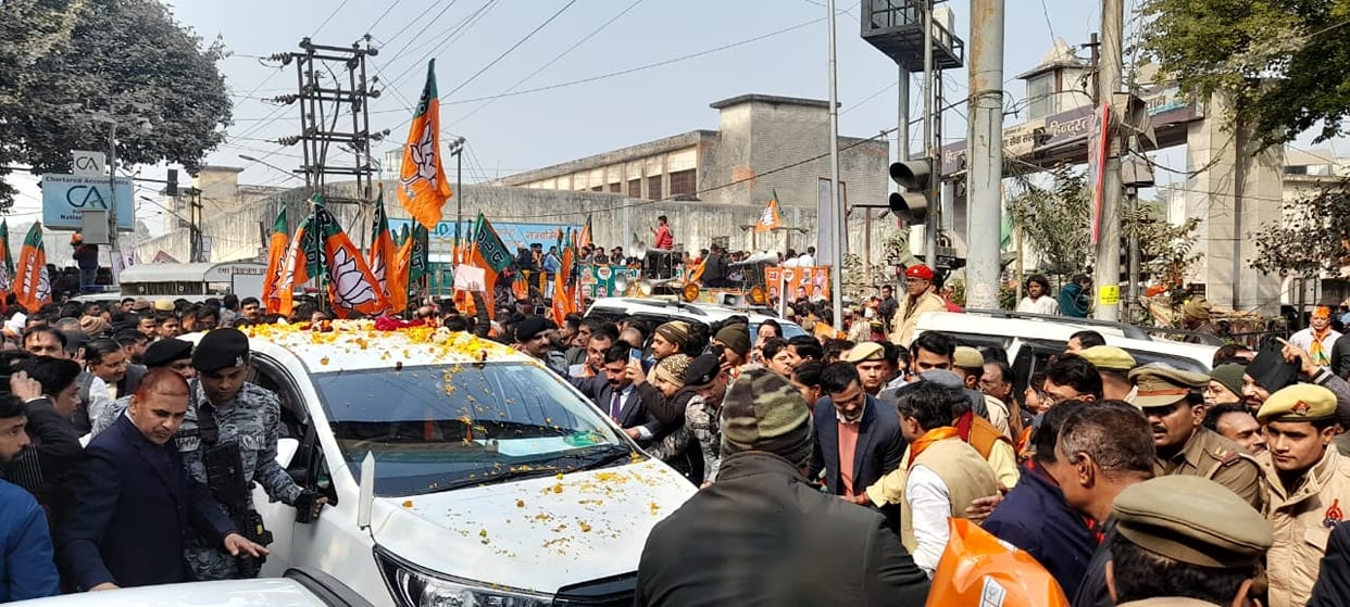 Deputy CM Brijesh Pathak stuck in jam,  police pulled him out after a quarter of an hour
