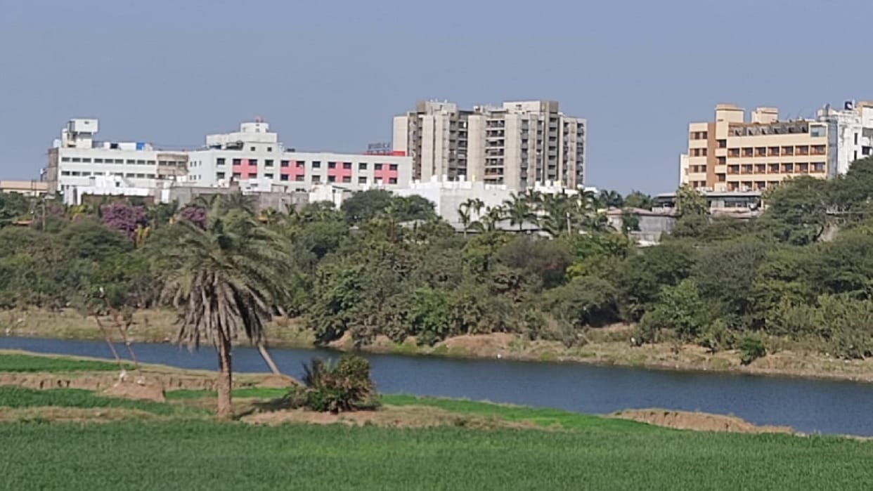 Illegal construction being done in 200 meters on the banks of Kshipra river in Ujjain