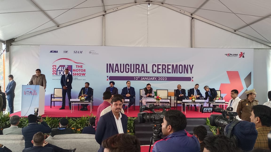 auto expo 2023 live second day introduces and unveil these vehicle details photos