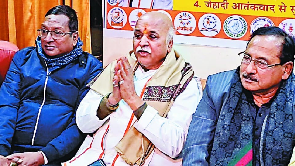 Praveen Togadia taunt on Rahul Gandhi Bharat Joda Yatra