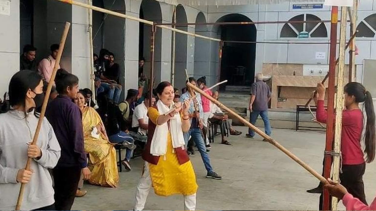 Indore: Self-defense camp in Indore on Vivekananda Jayanti