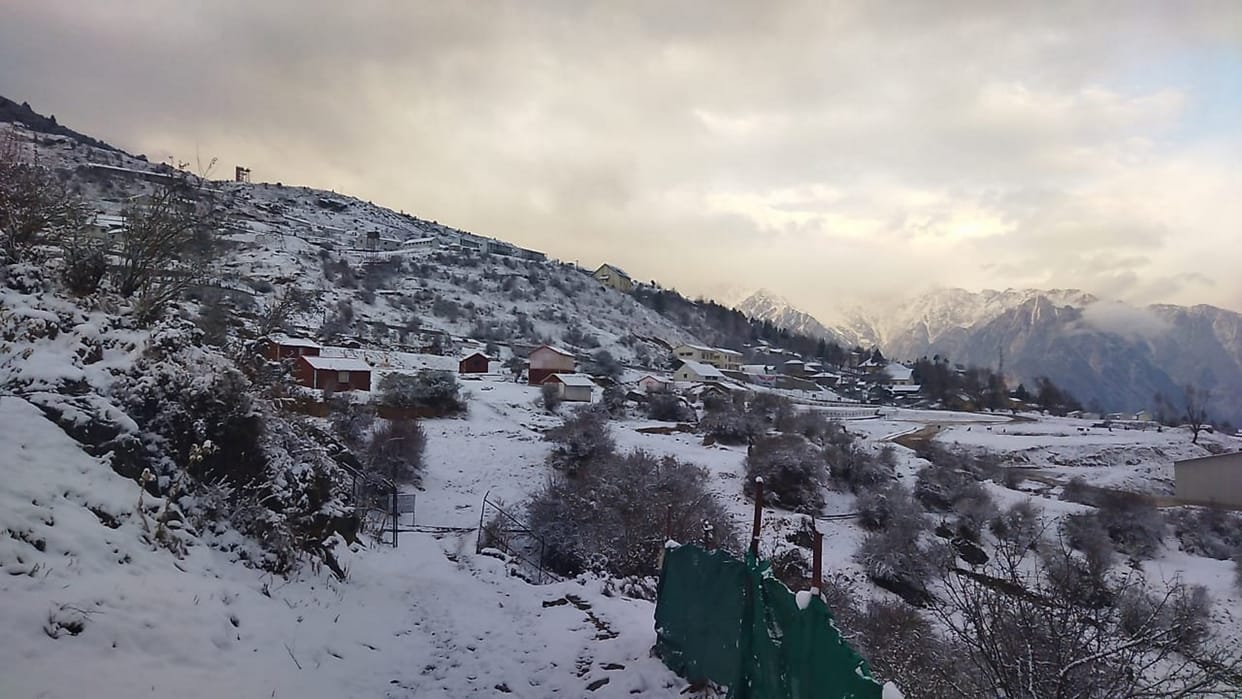 Uttarakhand weather News Season first snowfall in Auli snowfall in Badrinath Kedarnath Hemkund Yamunotri