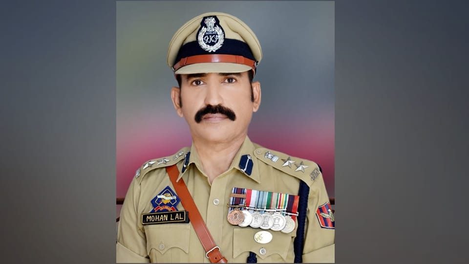 Jammu Kashmir: Eight officers including SSP Mohan Lal got Union Home Minister Medal for Excellence in Training