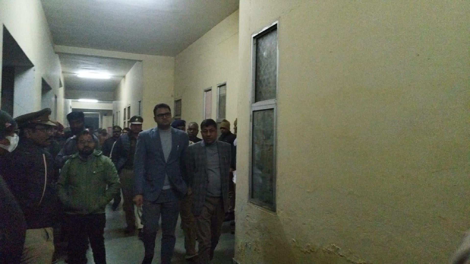 Paramedical student committed suicide by writing suicide note in etawah of uttar pradesh