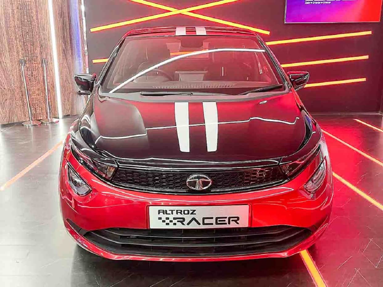 Auto Expo 2023 Tata Motors showcased Altroz Racer sporty hatchback with new features News in Hindi