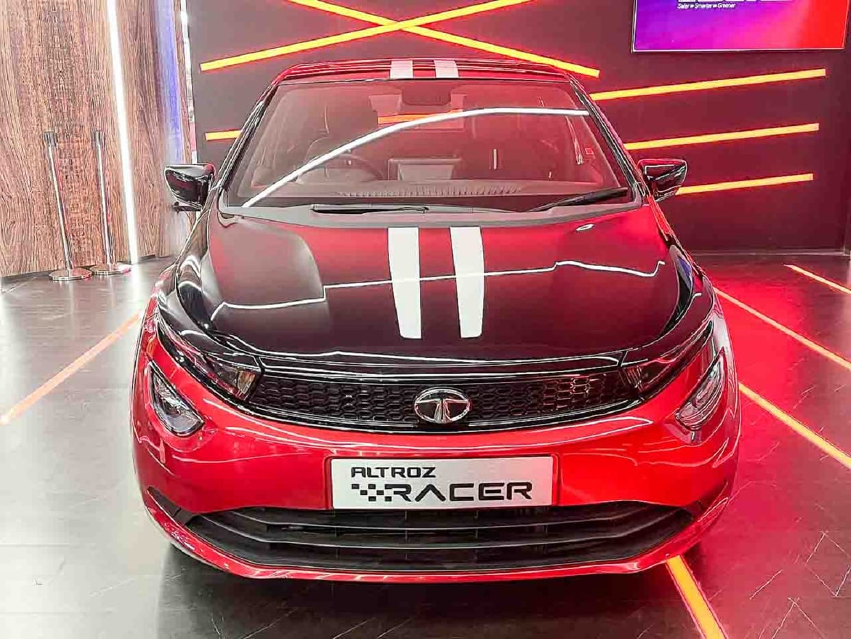 Auto Expo 2023 Tata Motors showcased Altroz Racer sporty hatchback with new features News in Hindi