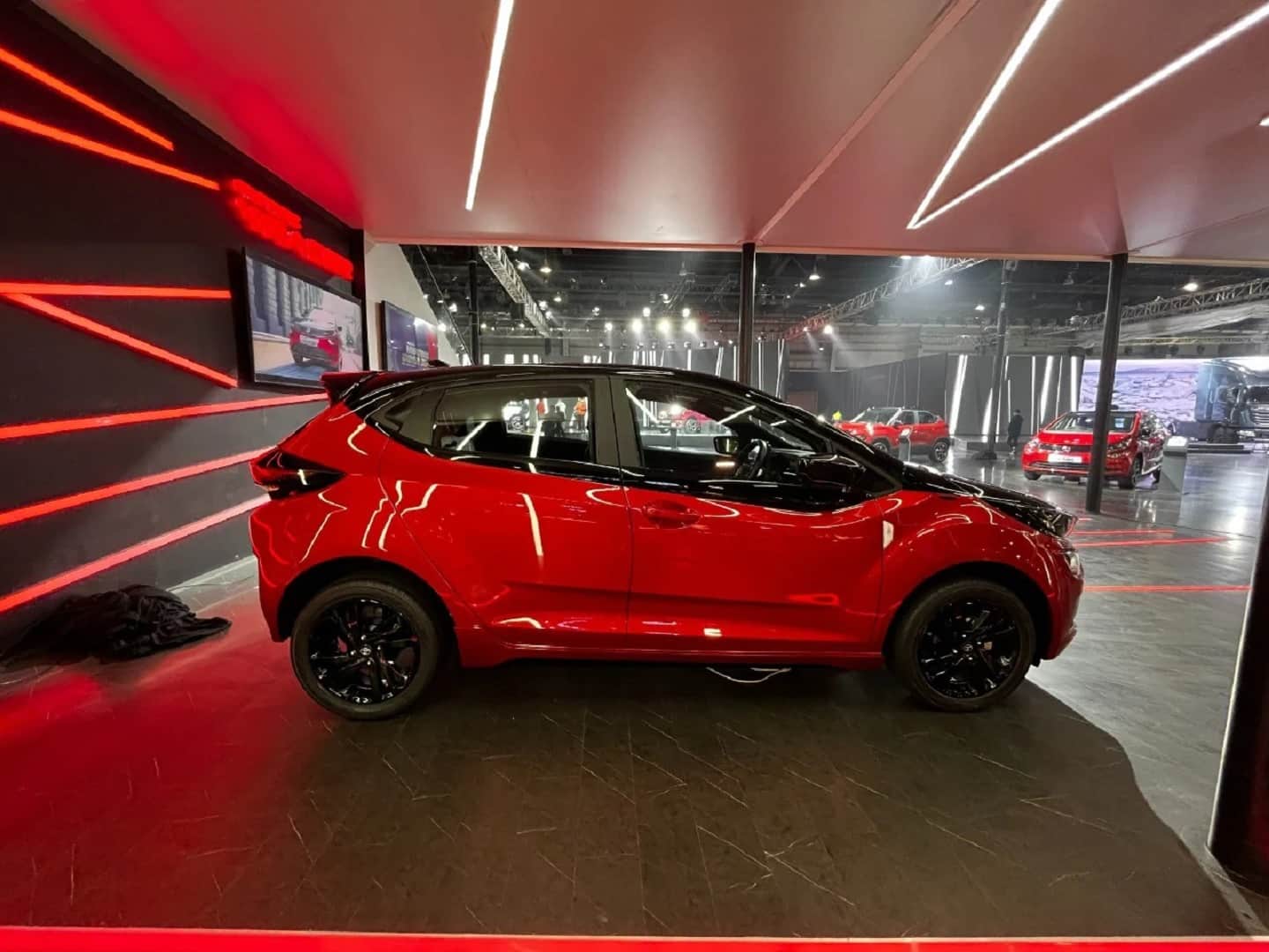 Auto Expo 2023 Tata Motors showcased Altroz Racer sporty hatchback with new features News in Hindi