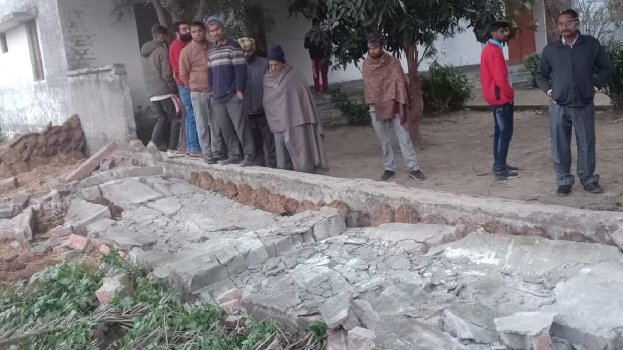 CHC wall collapses in Rampur s Bilaspur child died under debris