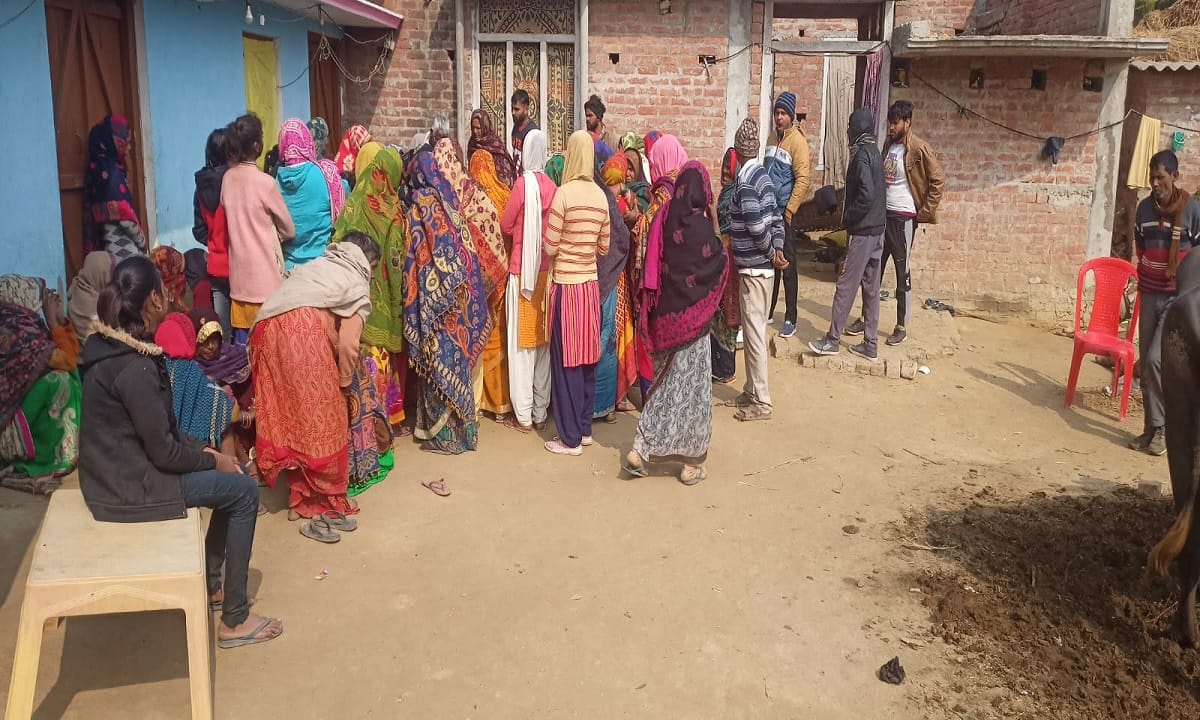 one children died due to wall of house collapsed in jaunpur one injured