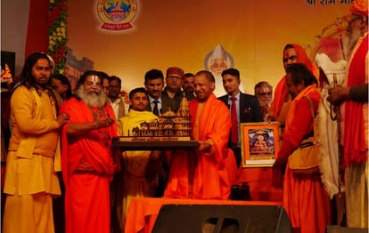 CM Yogi adityanath attack on opposition said  some people are conspiring break country in name of Caste