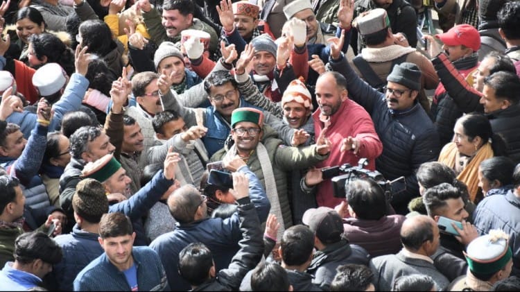 एनपीएस कर्मचारी।