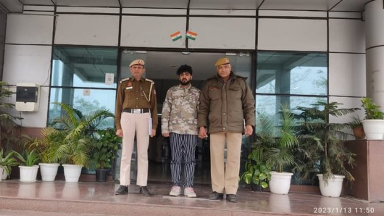 trainee ticketing agent British Airways arrested making hoax bomb call SpiceJet call centre at IGI Airport