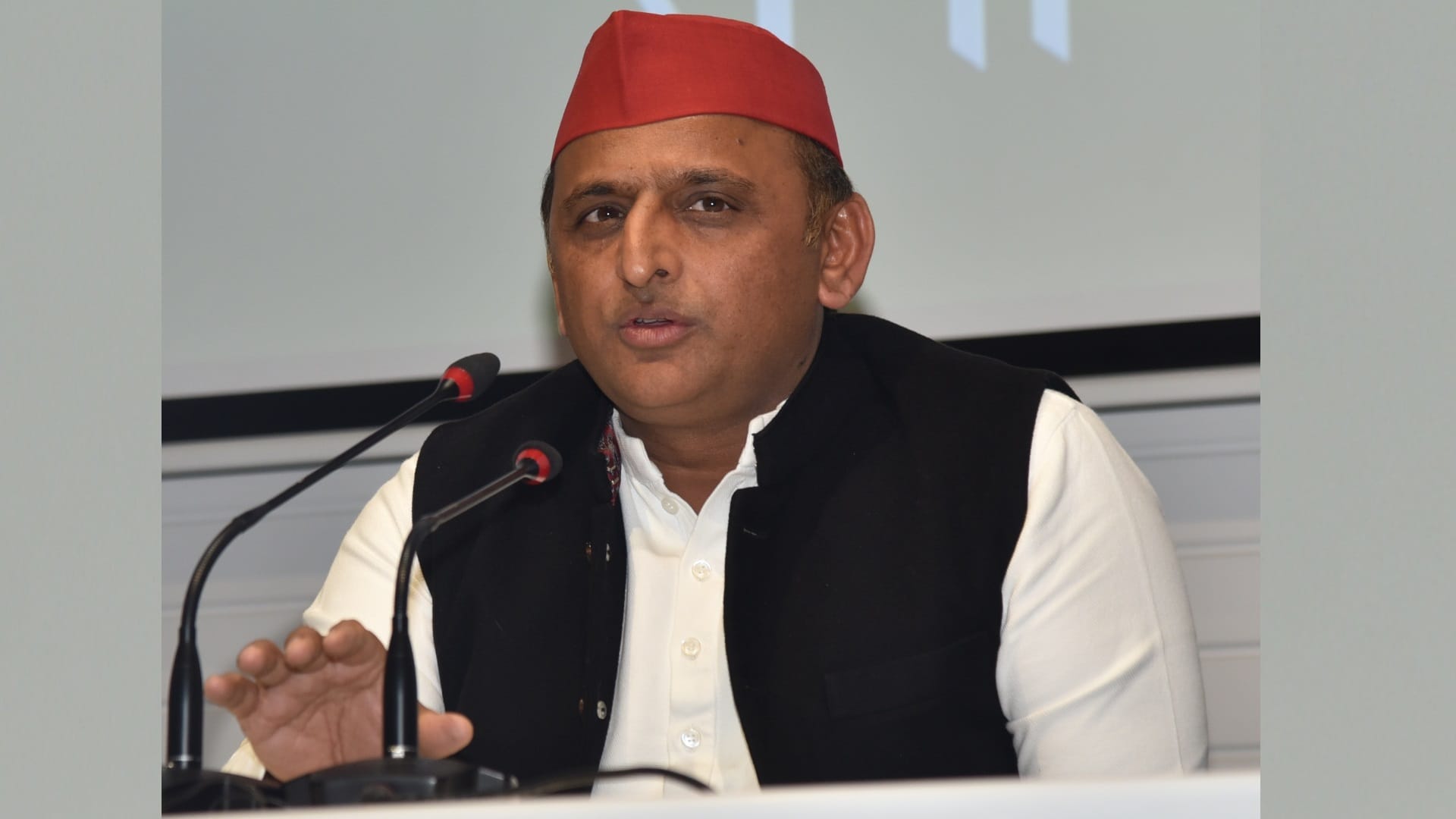 Lucknow News: Akhilesh retaliates on Brajesh Pathak's allegation