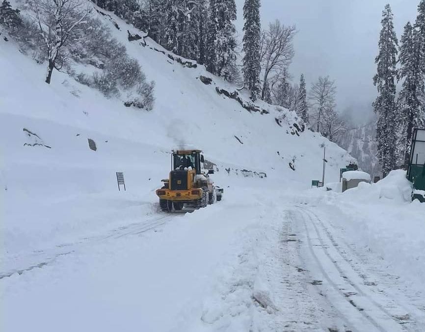 Snowfall stopped the pace of life in Lahaul-Spiti