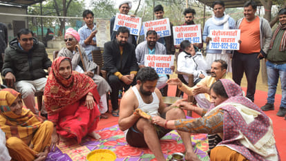 Protest against unemployment: 'Berojgaro ki barat' organized in Rohtak of Haryana