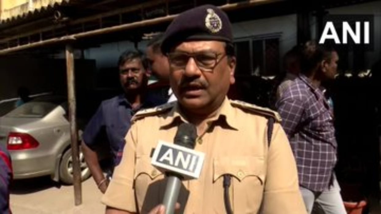 hyderabad two women died in gandhi hospital police start investigation telangana news update