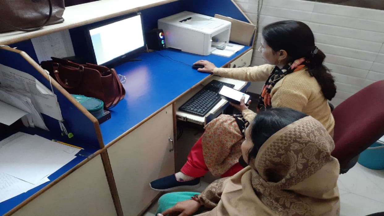 baghpat News: Three doctors are handling the responsibility of six hospitals