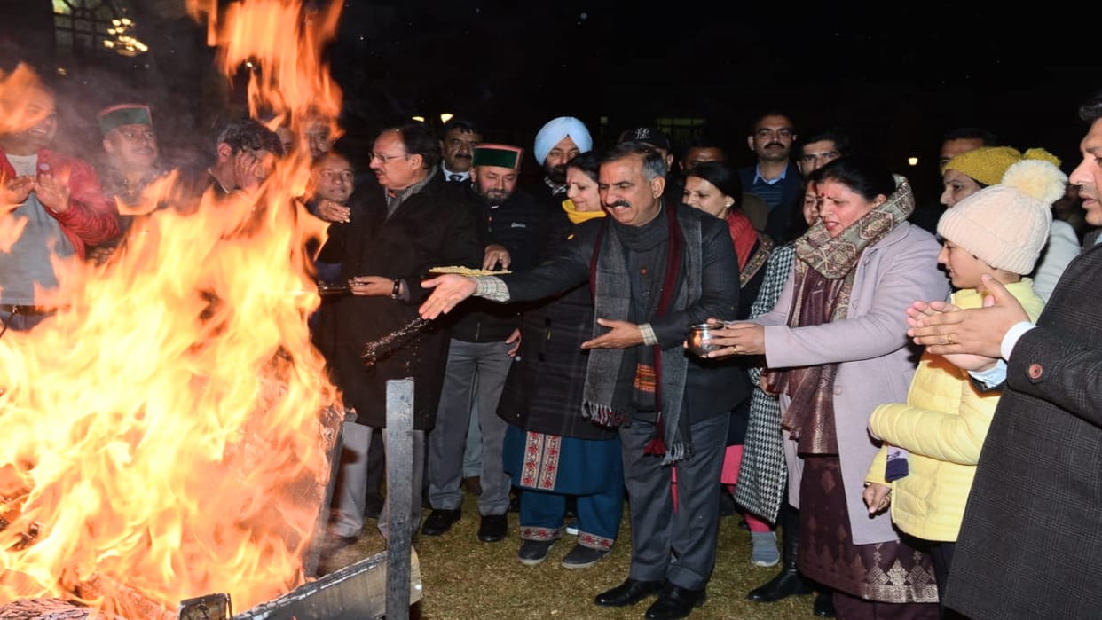 Lohri festival was celebrated by distributing Gajak, Revdi and peanuts, bonfire was also lit