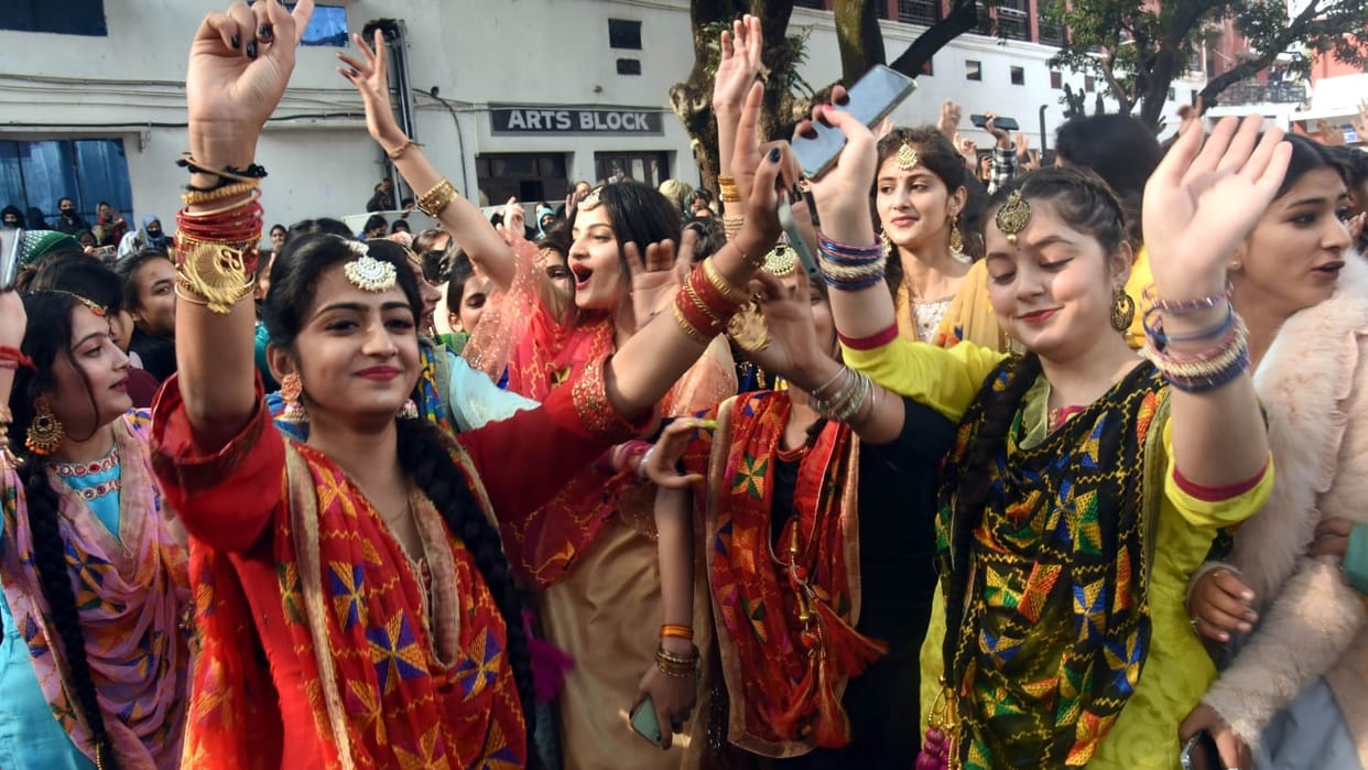Lohri in Jammu Kashmir celberated with dancing and singing distributed happiness