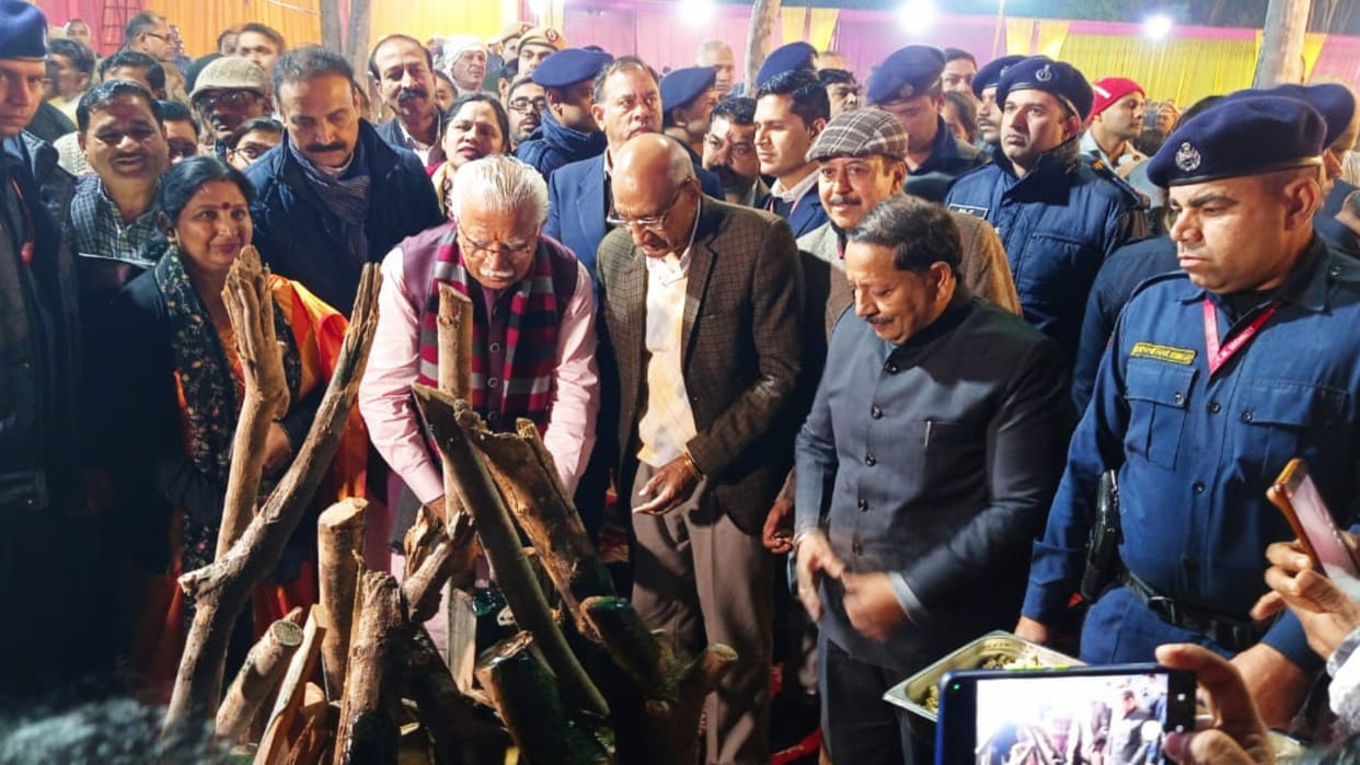 Haryana CM celebrated Lohri with Party workers, taunted Rahul Gandhi