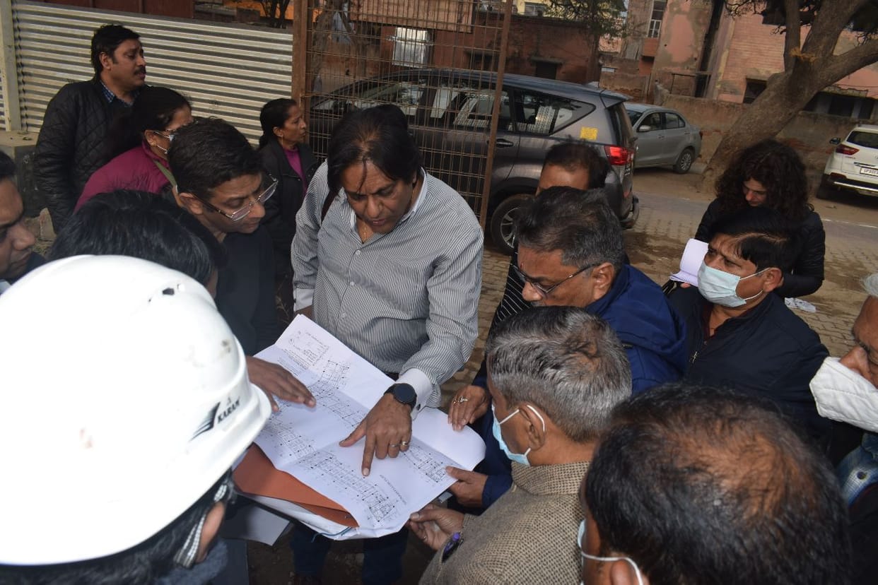 Mathura: World Bank team expressed displeasure over laxity in construction of Artisan Center