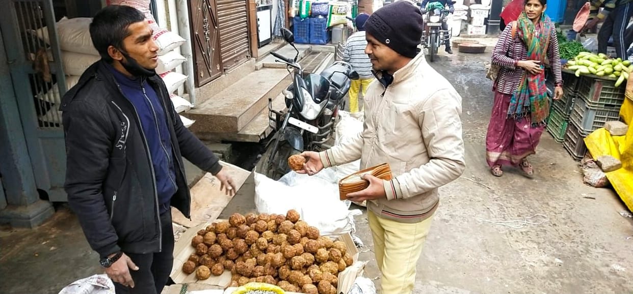 Market decorated for Makar Sankranti, enthusiasm shown in shopping