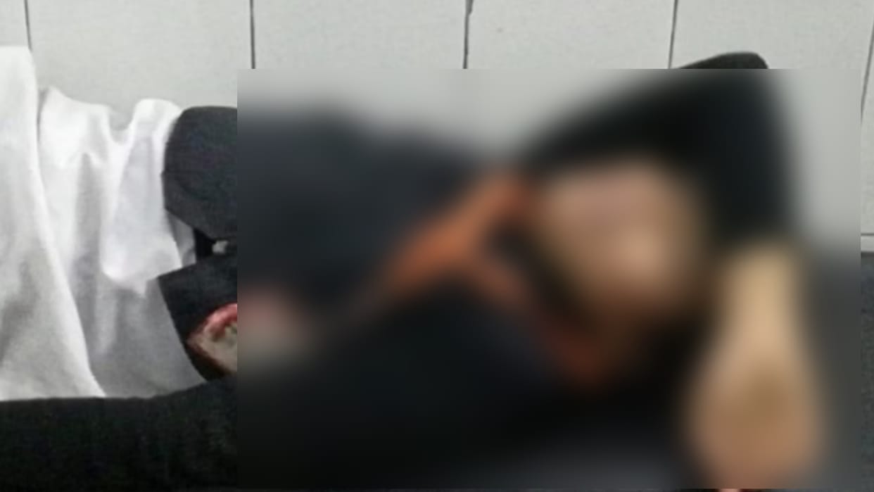 Meerut Crime news: class 11th girl student shot injured by a boy in day time in Meerut