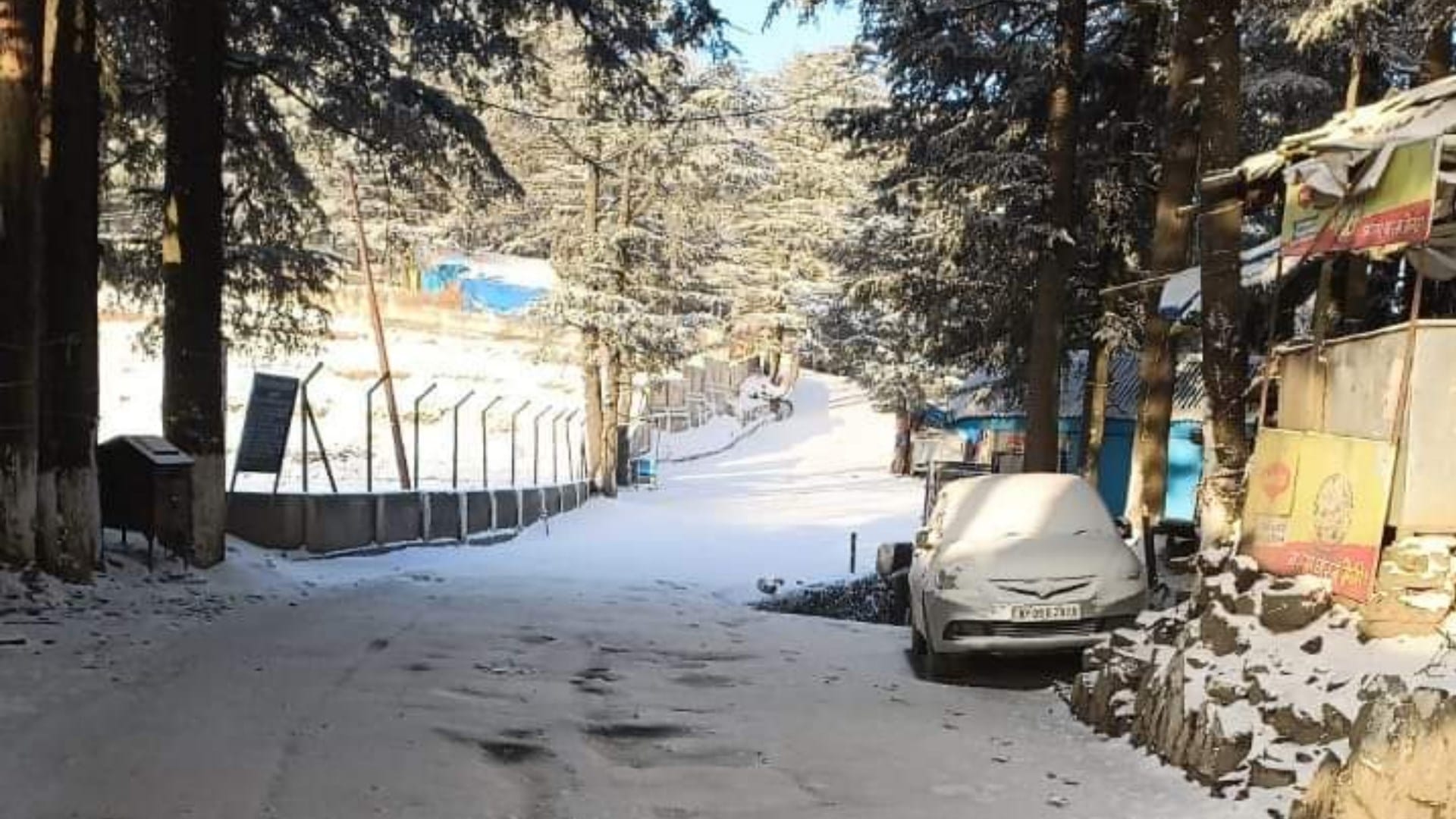 Himachal snowfall:  200 roads blocked due to snowfall 487 electricity transformer faulted blackout in villages