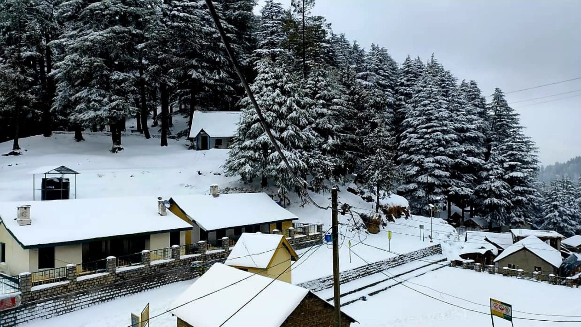 Himachal snowfall:  200 roads blocked due to snowfall 487 electricity transformer faulted blackout in villages