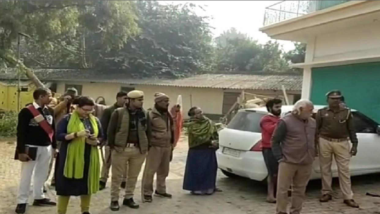 Former MLA Vijay Mishra nephew Maneesh Mishra house attached