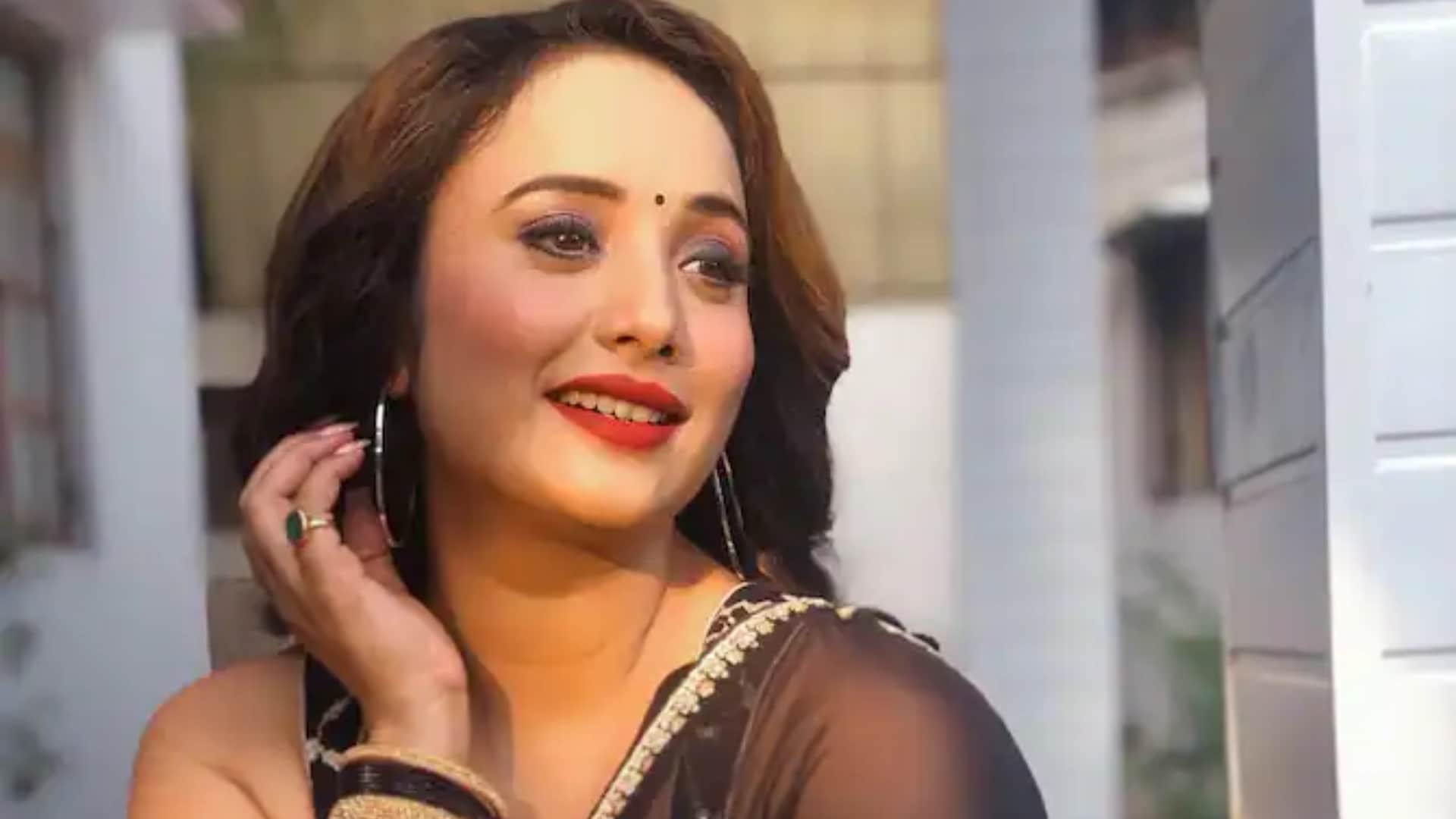 Know first salary of bhojpuri actresses akshara singh monalisa sanchita banerjee rani chatterjee anjana singh