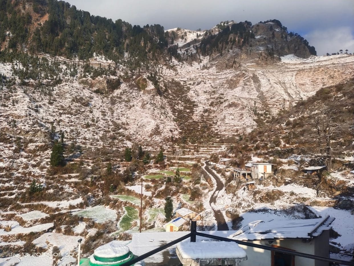 Uttarakhand Weather News Today Rain and snowfall in mountains heavy snowfall alert in Uttarkashi Chamoli