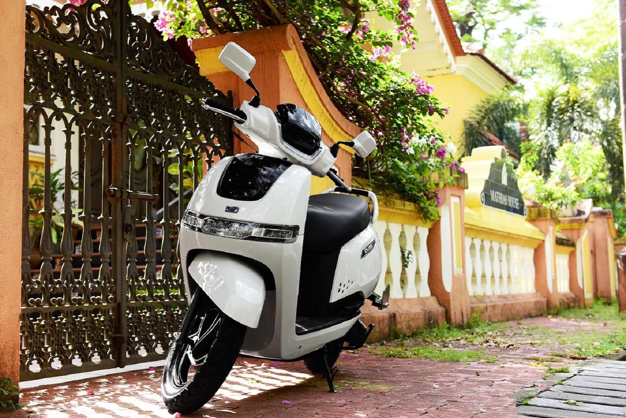 tvs and zomato sign agreement to supply 10 thousand I qube electric scooters for food deliveries