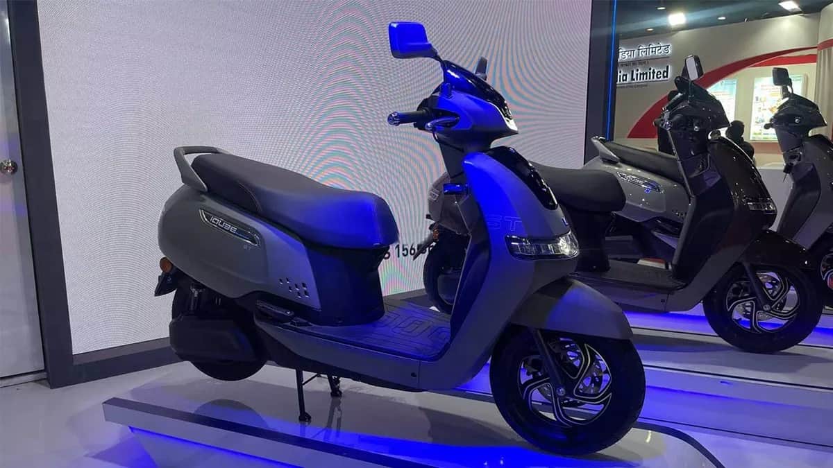 Auto Expo 2023 TVS iQube ST Variant Debuts Know Range Top Speed Features Specs News in Hindi