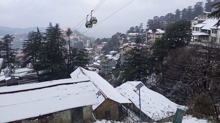 बर्फबारी से दुश्वारियां: हिमाचल में 245 सड़कें अवरुद्ध, 623 बिजली ट्रांसफार्मर ठप, कई क्षेत्रों में ब्लैकआउट snowfall in himachal prdaesh 245 road blocked 623 power transformer disrupted