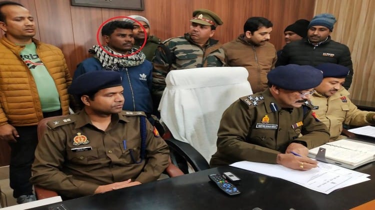 लाल घेरे में आरोपी दामाद
