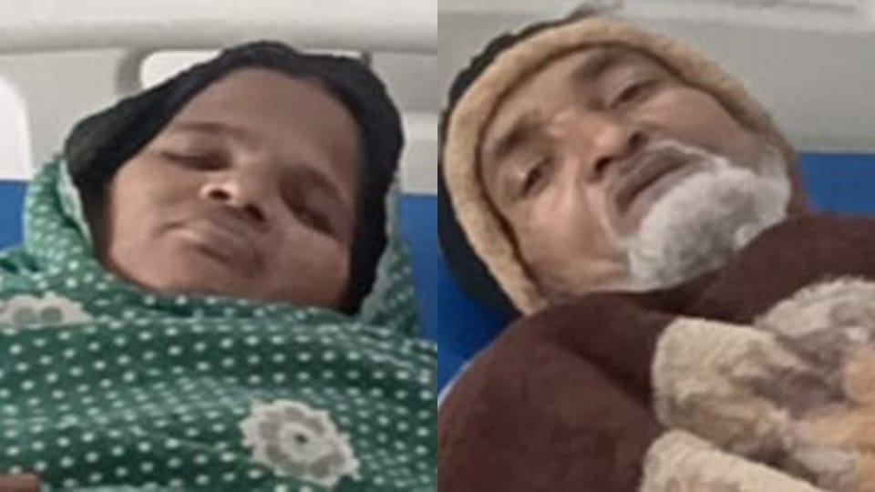 Moradabad Husband and wife were sleeping lighting fireplace