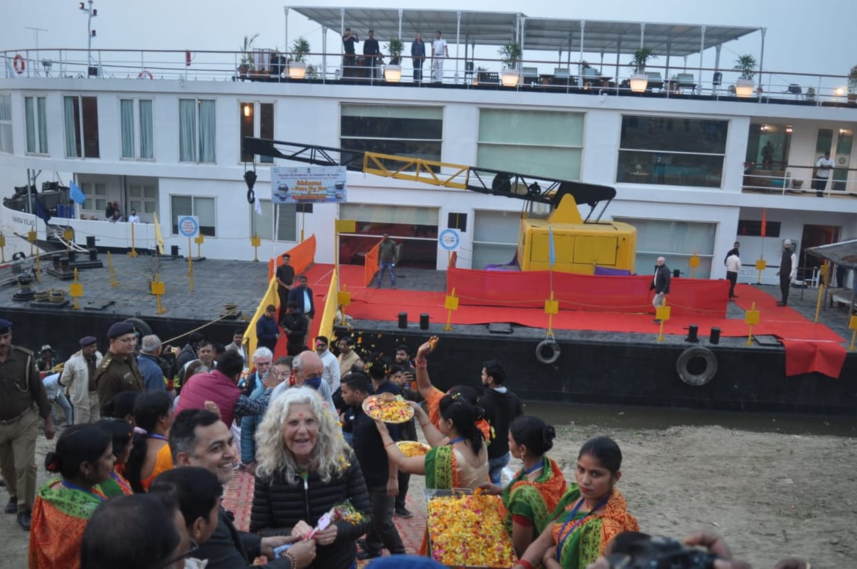 Leaving jetty, cruise stopped at Buxar's Ramrekha Ghat