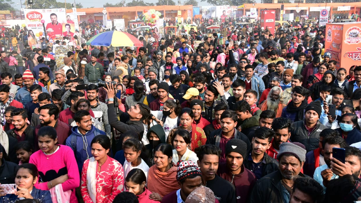 Brainstorming regarding names of Bollywood artists for Gorakhpur Festival